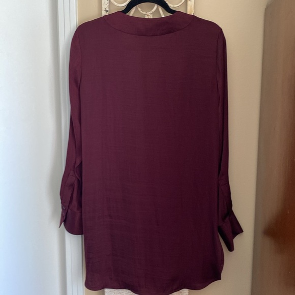 Silky Long Sleeve Pullover Tunic Top, Size Lg. V-neck, Rich Wine/Maroon color - Picture 2 of 3